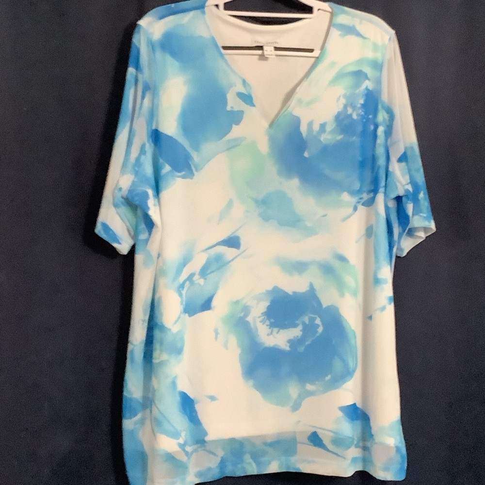 Susan Graver Blue and White V-Neck Tunic Top